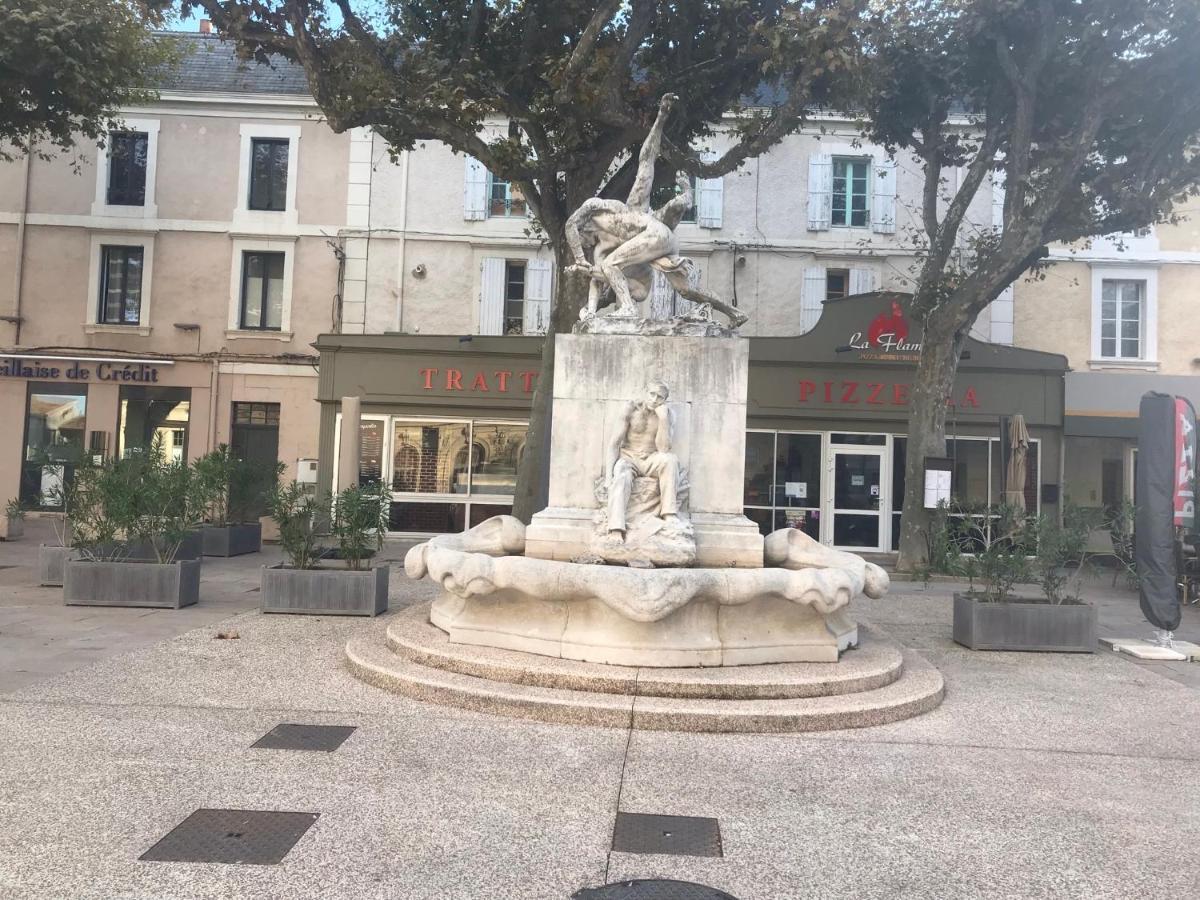 Gite climatisé pour 4 personnes avec piscine dans les hauteurs de Bollène Esterno foto