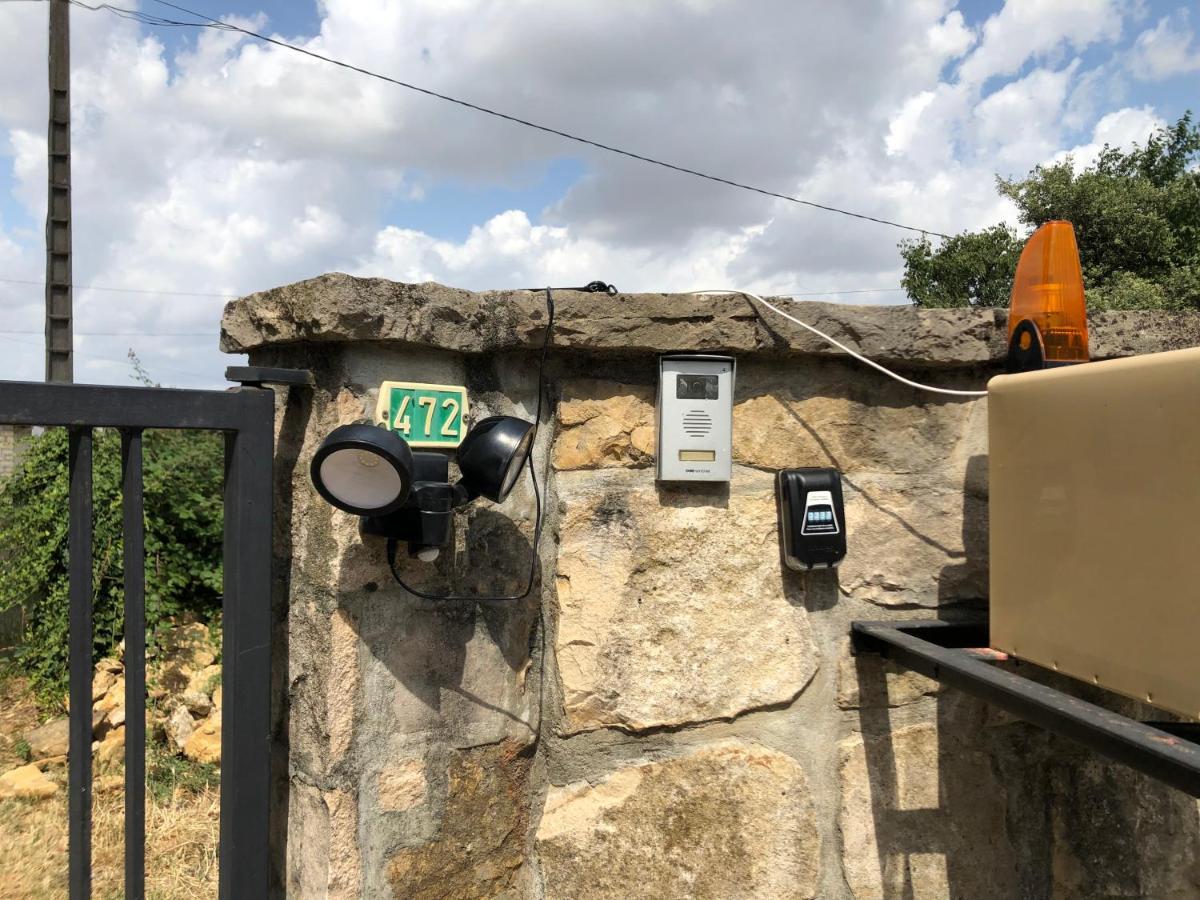 Gite climatisé pour 4 personnes avec piscine dans les hauteurs de Bollène Esterno foto