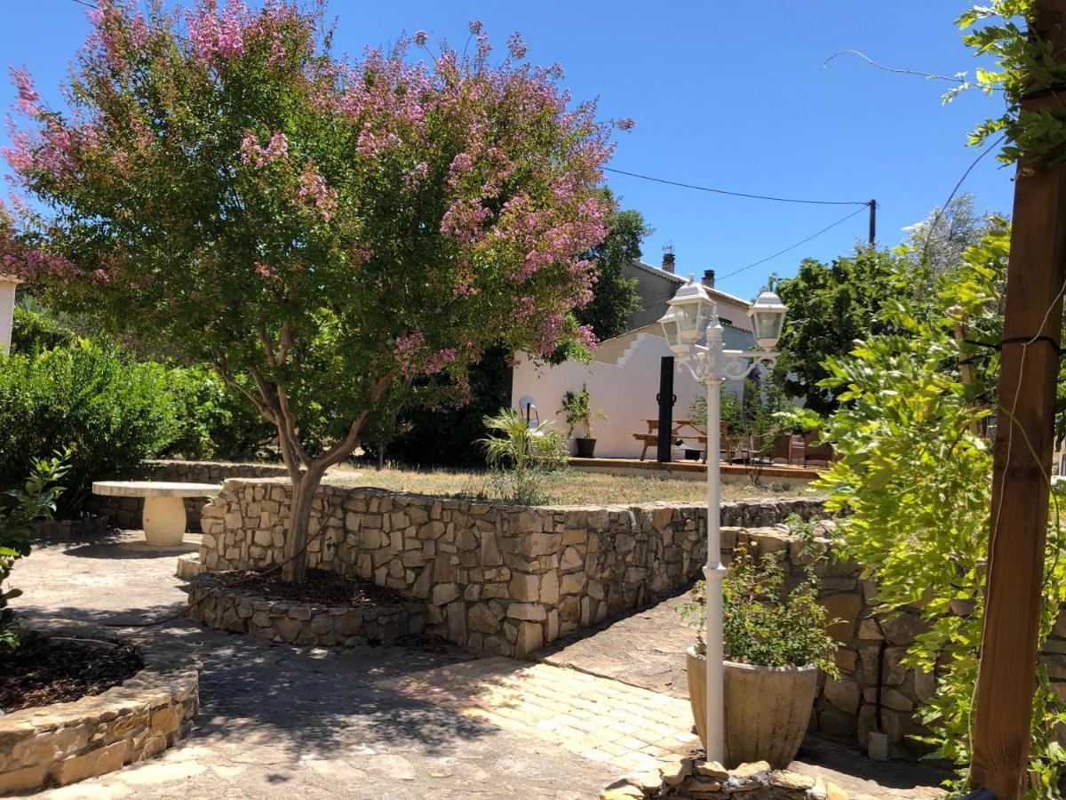 Gite climatisé pour 4 personnes avec piscine dans les hauteurs de Bollène Esterno foto