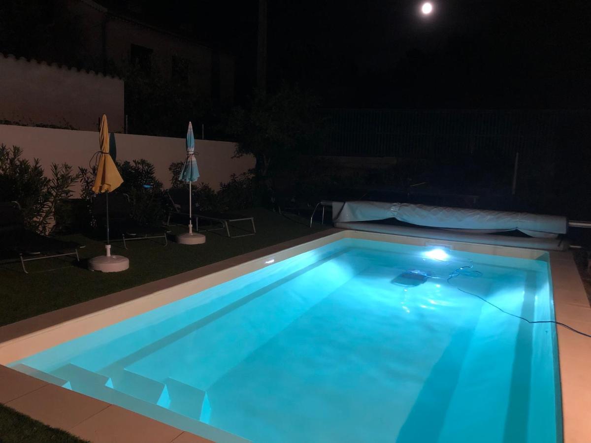 Gite climatisé pour 4 personnes avec piscine dans les hauteurs de Bollène Esterno foto
