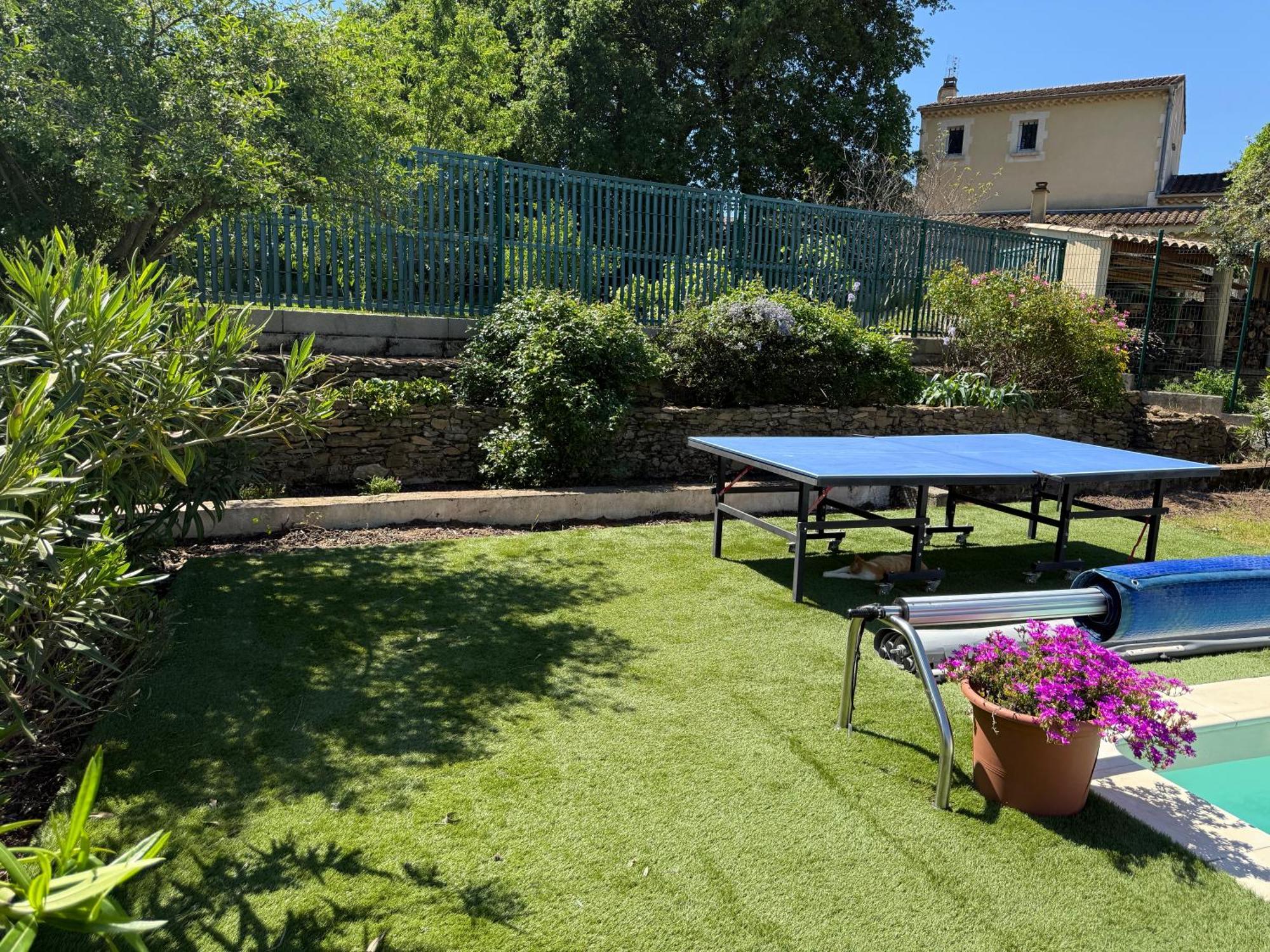 Gite climatisé pour 4 personnes avec piscine dans les hauteurs de Bollène Esterno foto